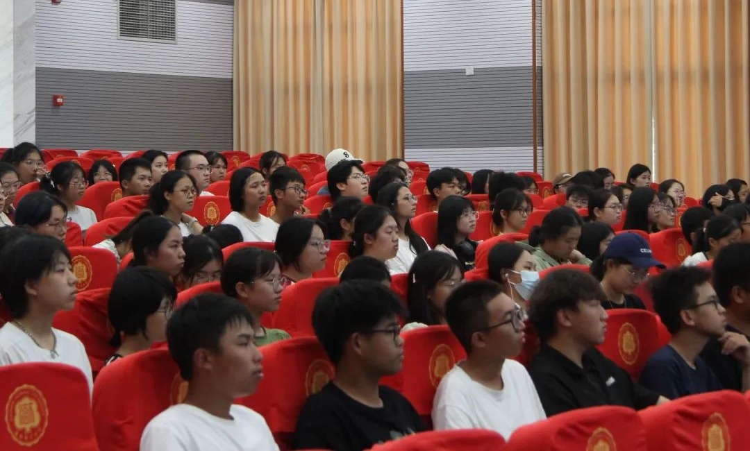 未雨绸缪,让大学四年有条不紊 ——2024年新生入学教育系列活动