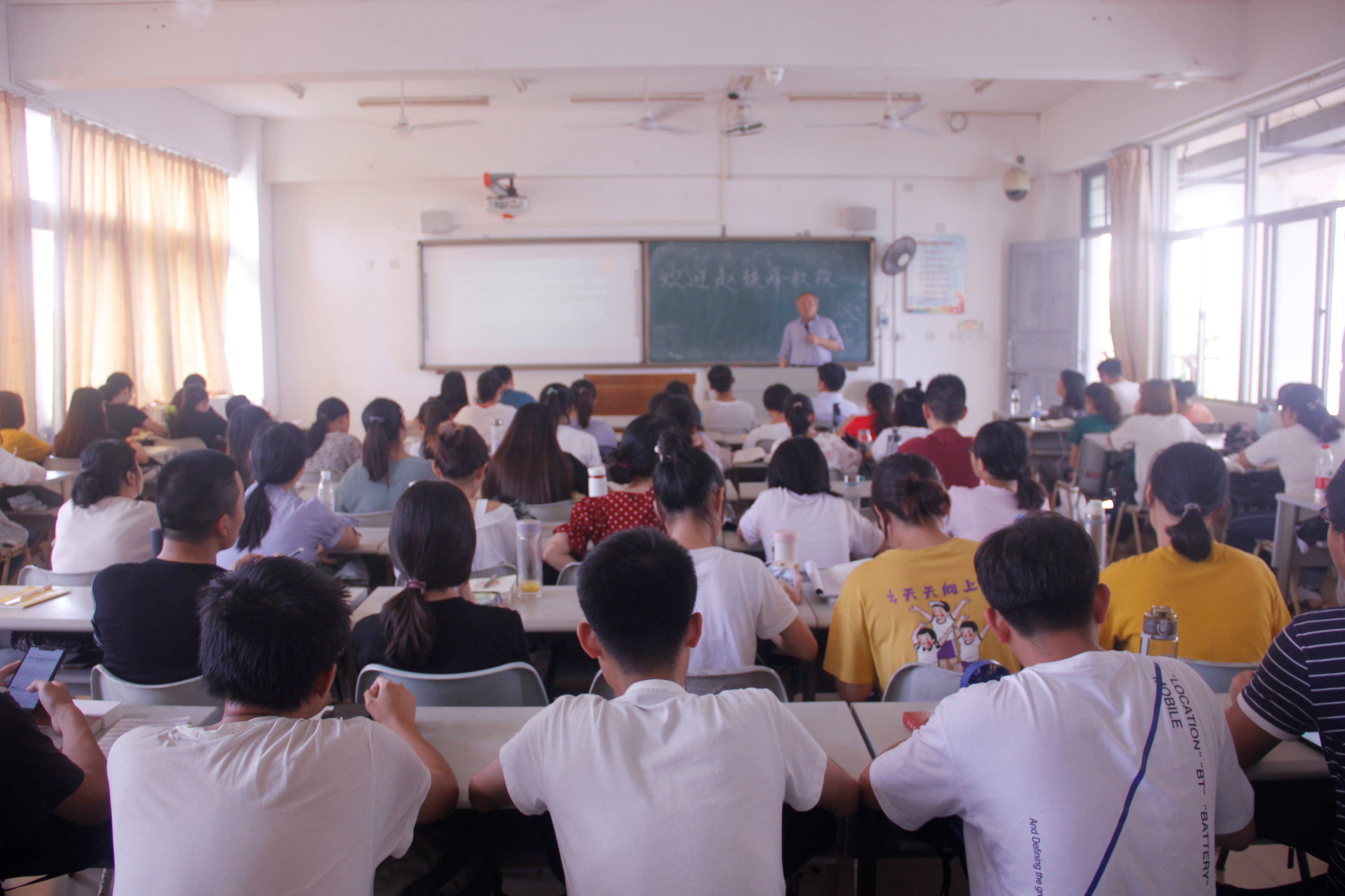 文学院举办“中国历史上有文艺复兴吗”讲座