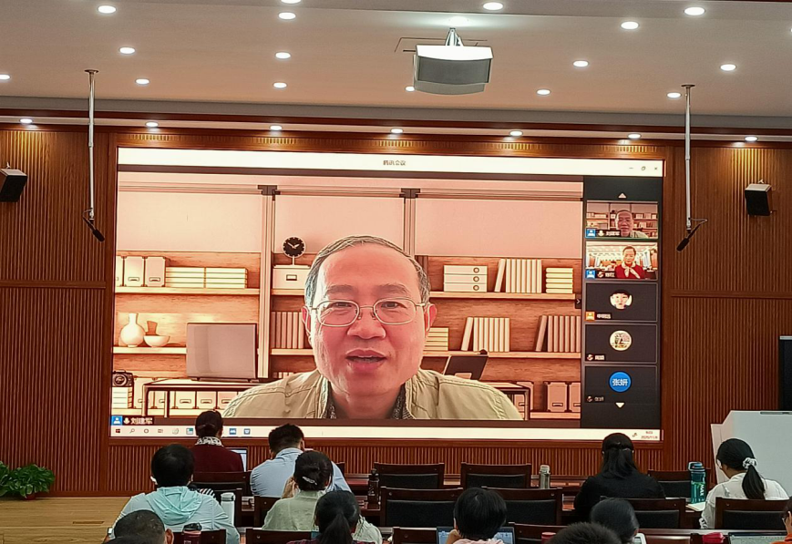 中国人民大学刘建军教授为马院师生做学术报告