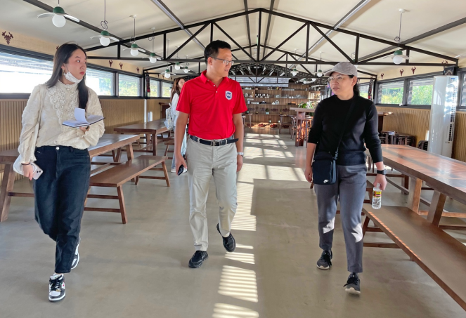 海师新闻传播与影视学院开展“自贸港巡礼”主题采访采风活动——走进东方乐妹村