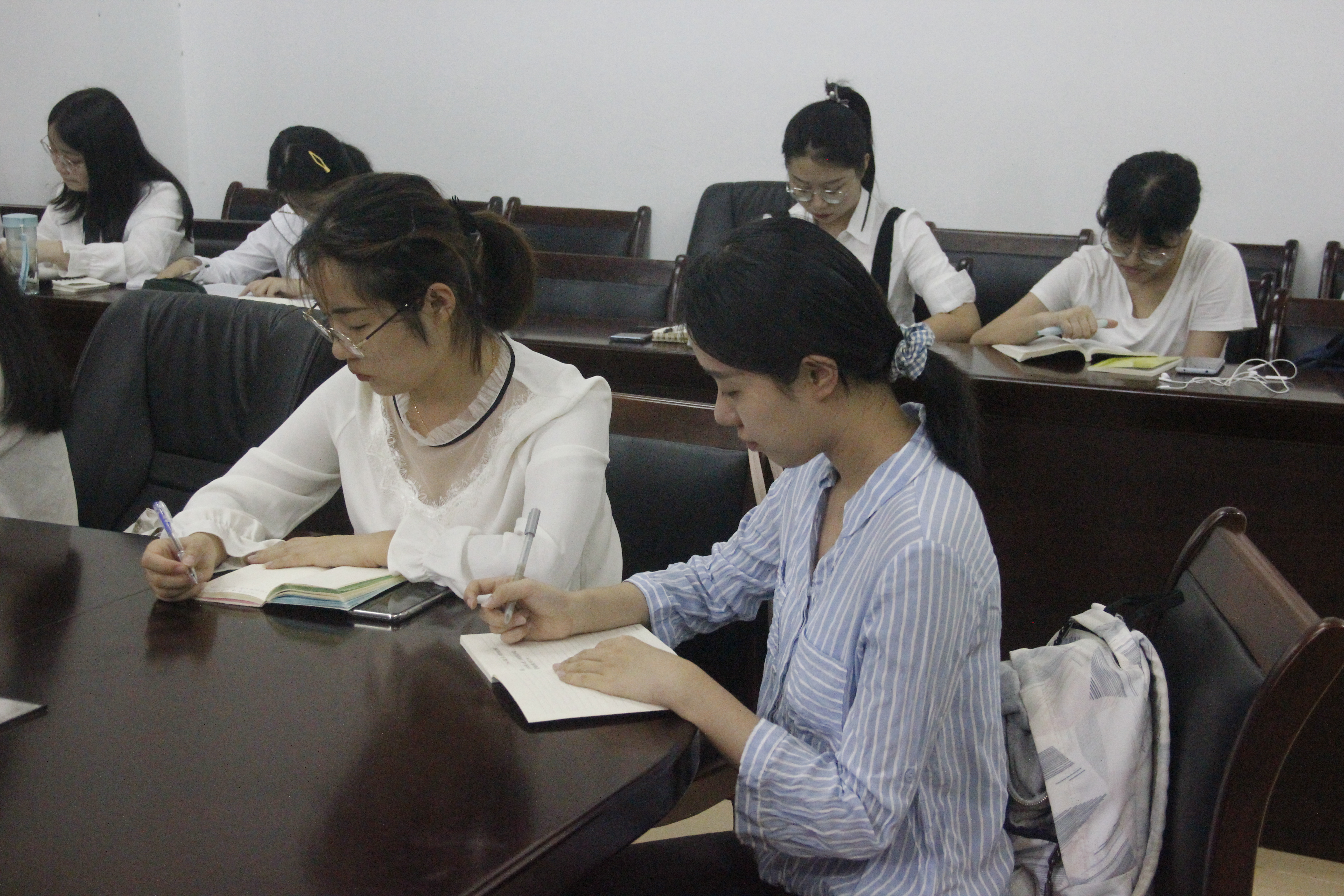 记文学院“开学第一课”