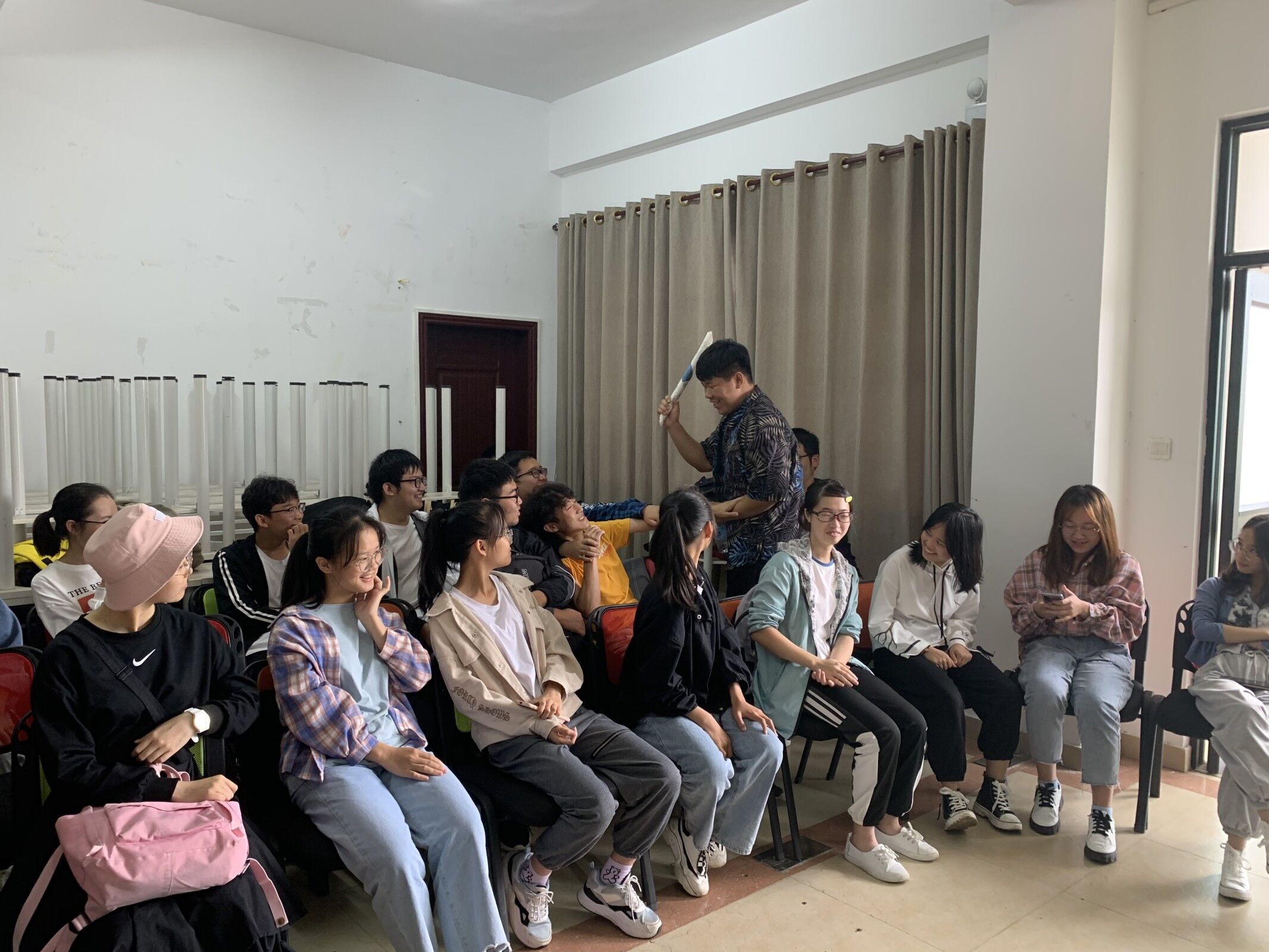 化学与化工学院第三期新生适应性团体辅导活动火热进行