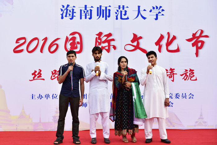 1463099455587375.jpg 巴基斯坦学生演唱歌曲.jpg