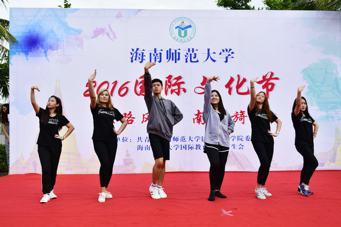 1463099599405913.jpg 泰国现代舞表演.jpg