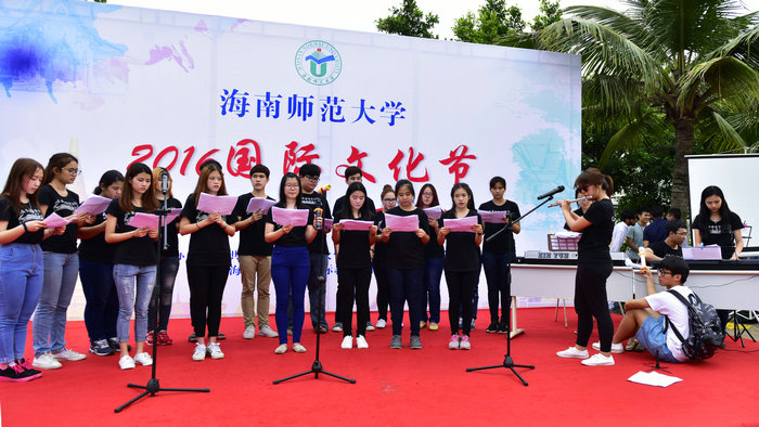 1463099537360809.jpg 泰国乐队演奏.jpg