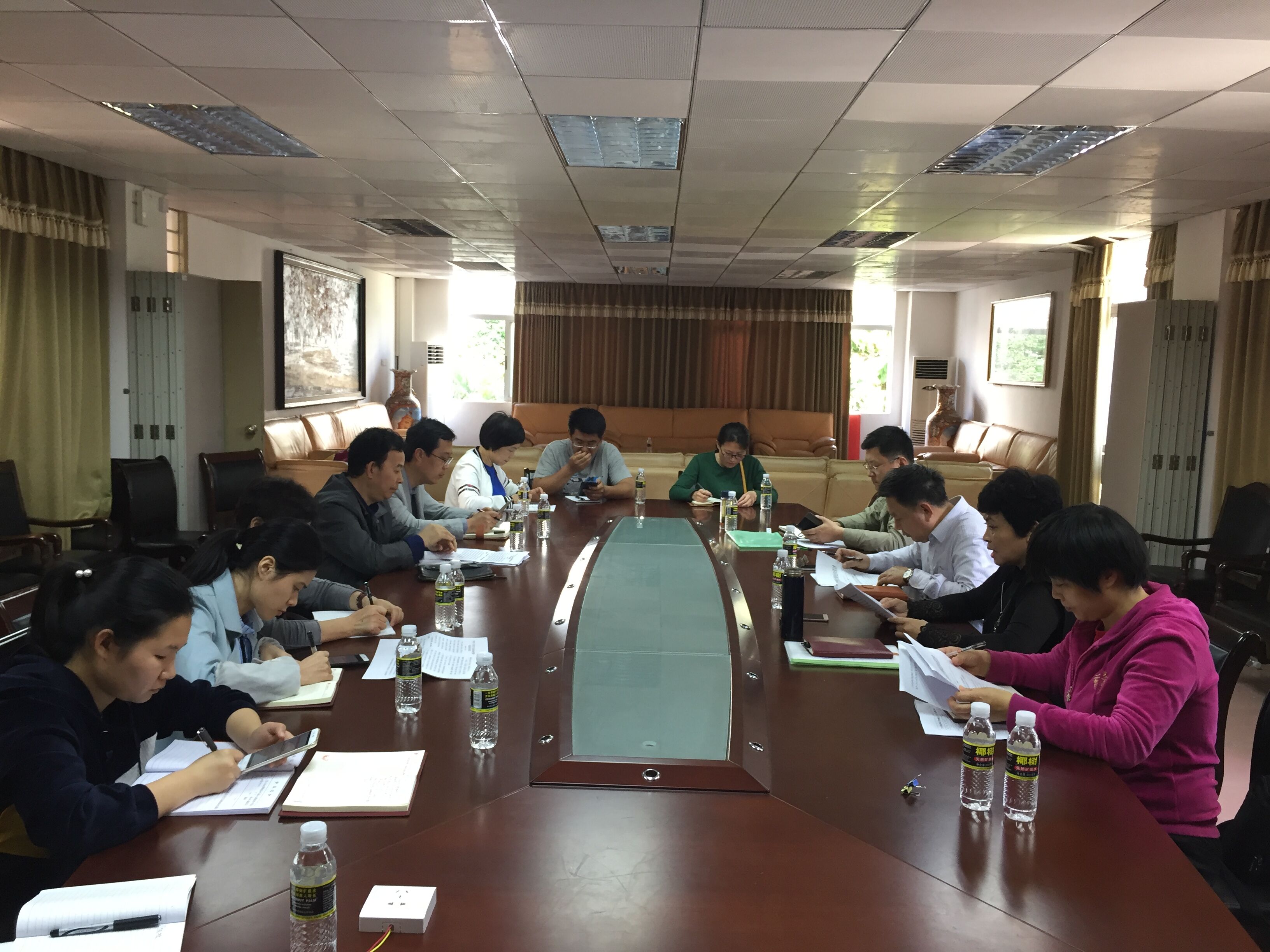 化学与化工学院召开党委理论学习中心组（扩大）学习会