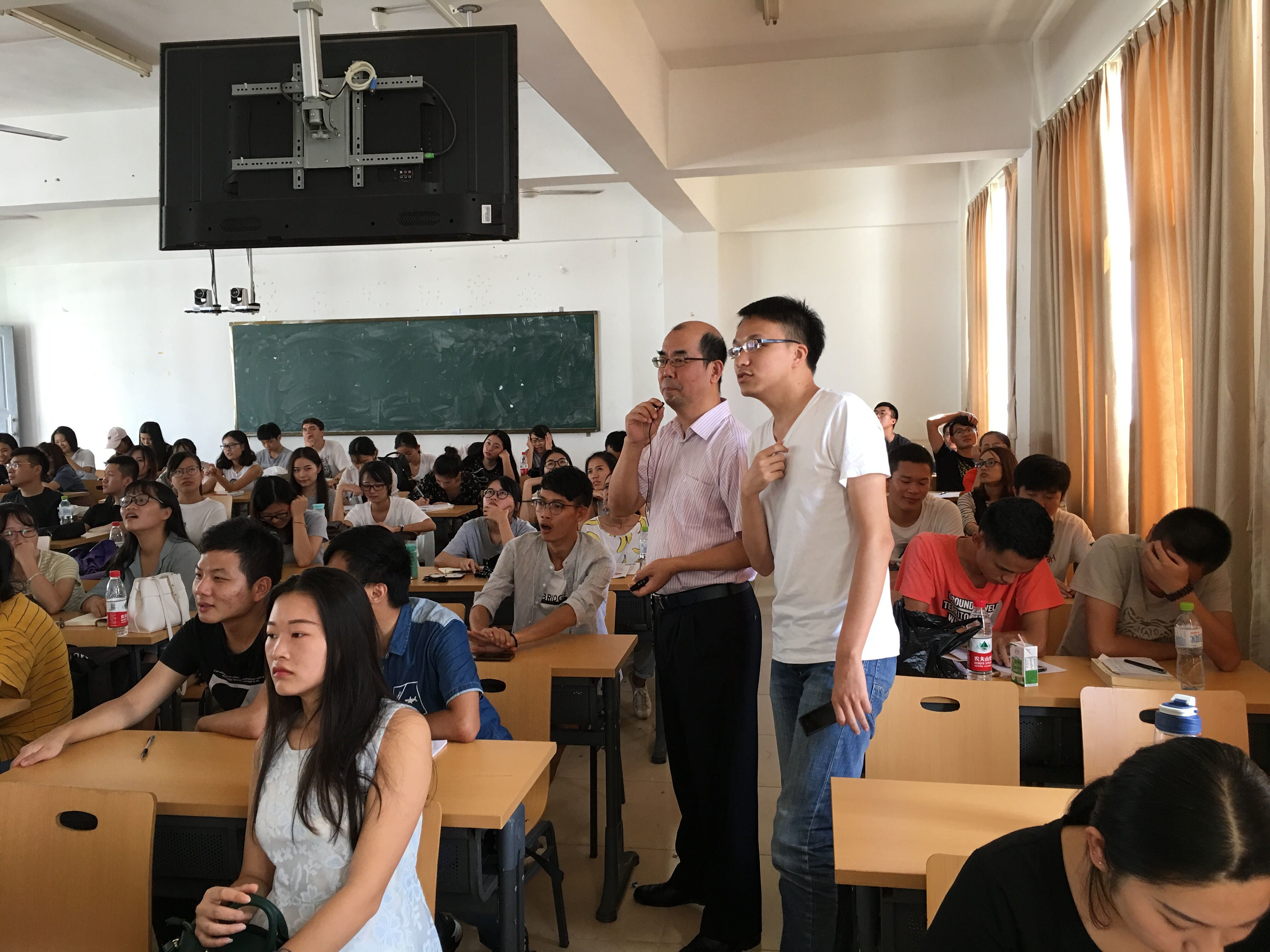 新闻传播与影视学院毕业生求职尝试与技巧讲座圆满举行