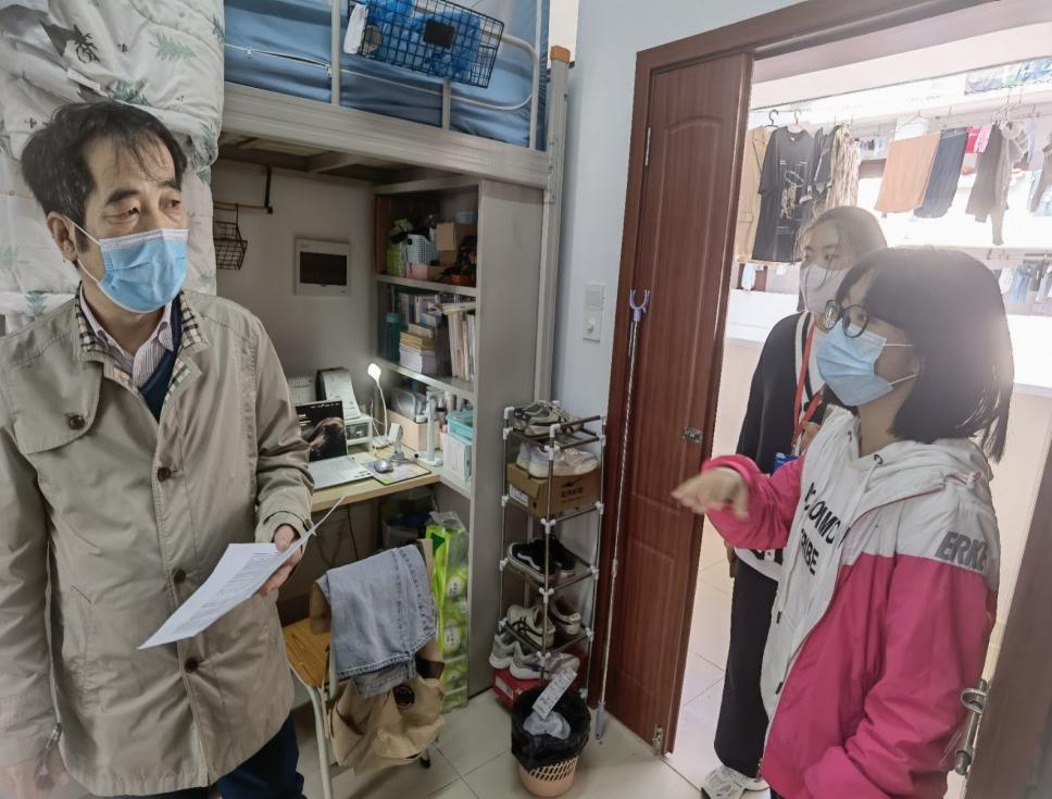 青年之声教育学院开学走寝