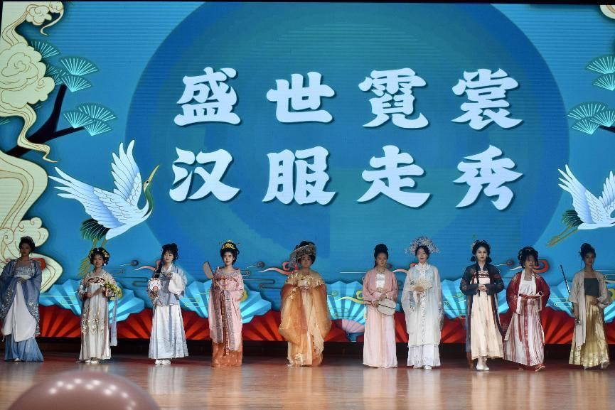 教育学院“爱承教院，载梦启航”主题毕业晚会