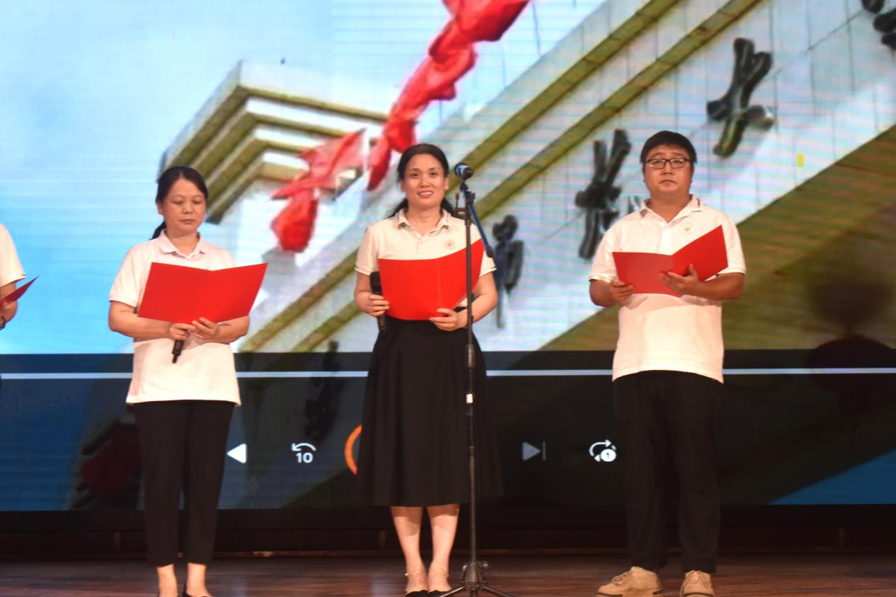 教育学院“爱承教院，载梦启航”主题毕业晚会