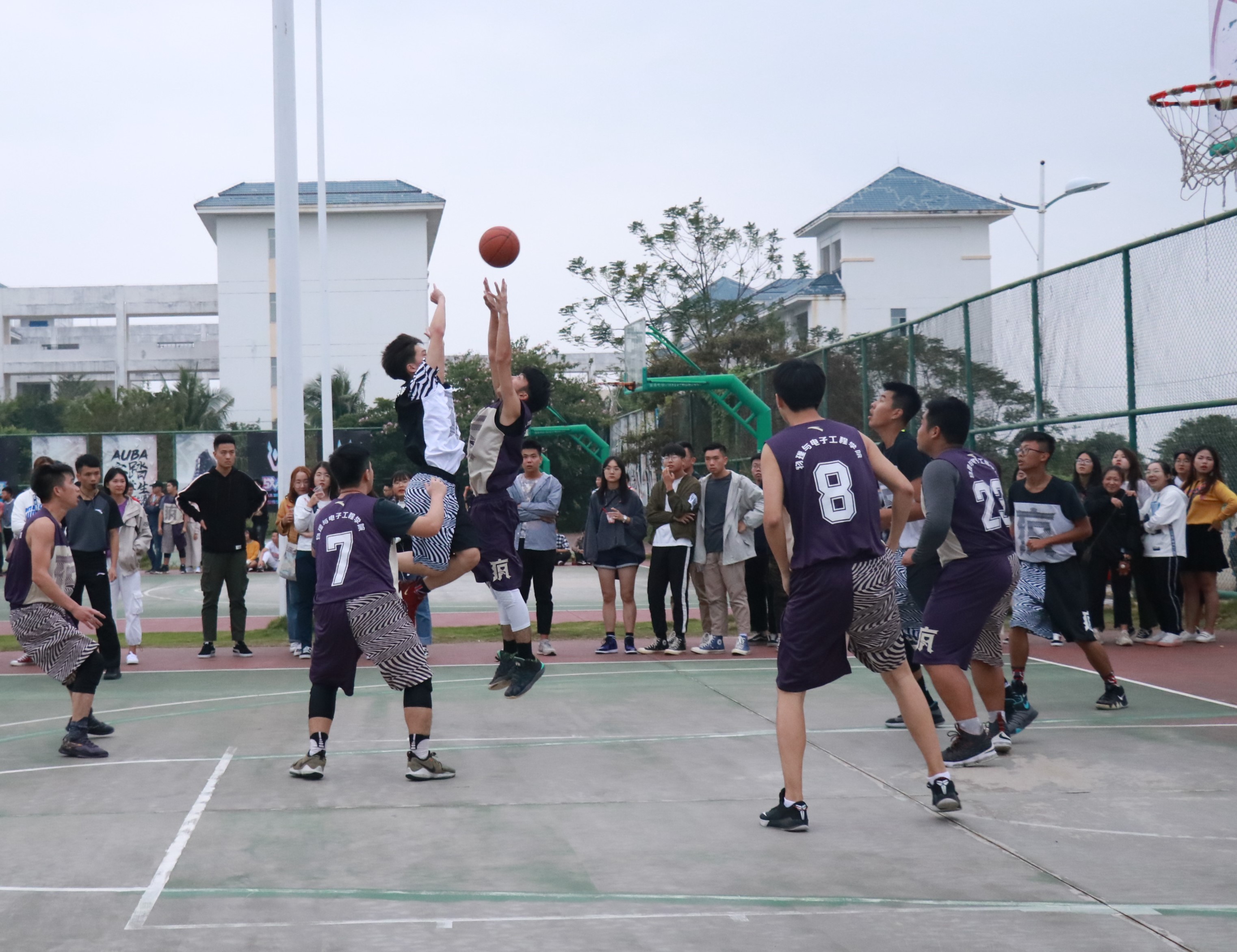 新闻传播与影视学院在我校“迎新杯”篮球赛中取得第四好成绩