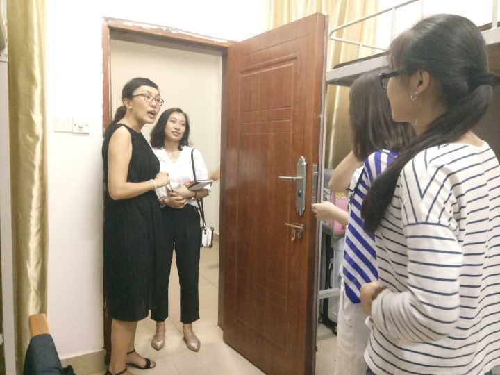 合铸齐力,师生一心——记文学院开展入学走寝工作