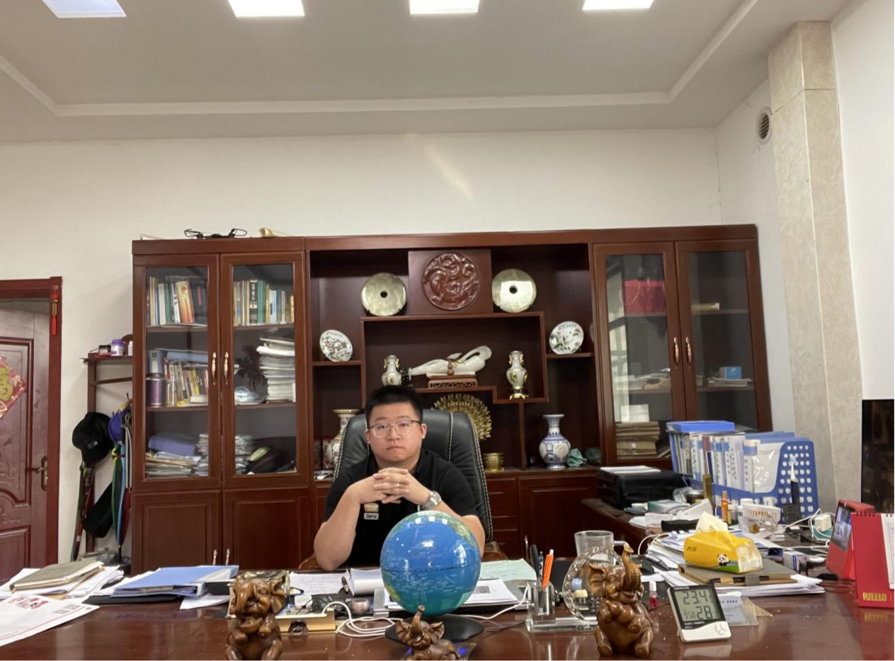 在远方  在路上――李泽良