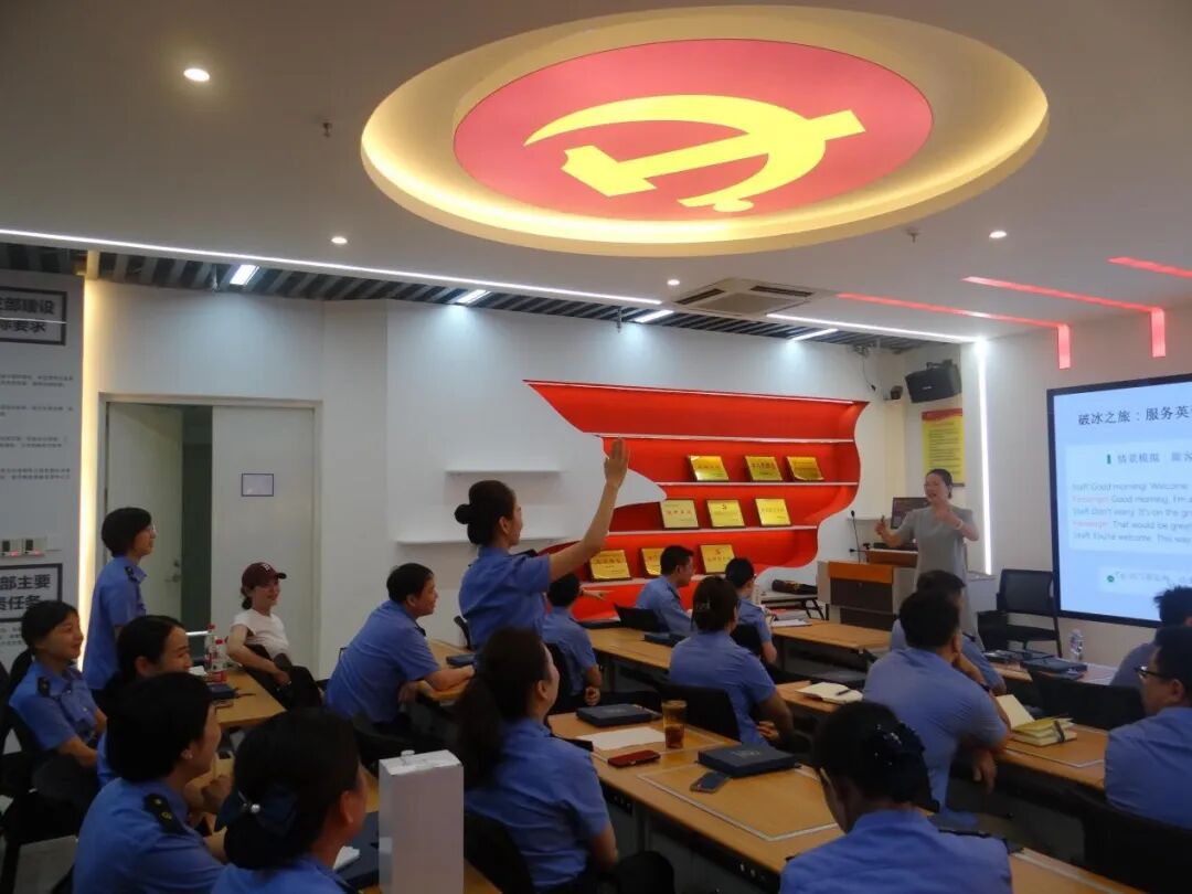 参训人员积极踊跃,活动现场气氛活跃 参训人员积极踊跃,活动现场气氛活跃