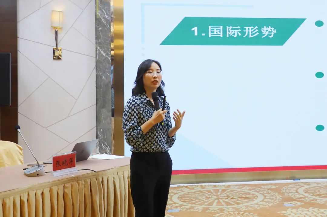 我院张晓萍副教授受邀为海南省侨联调解员授课