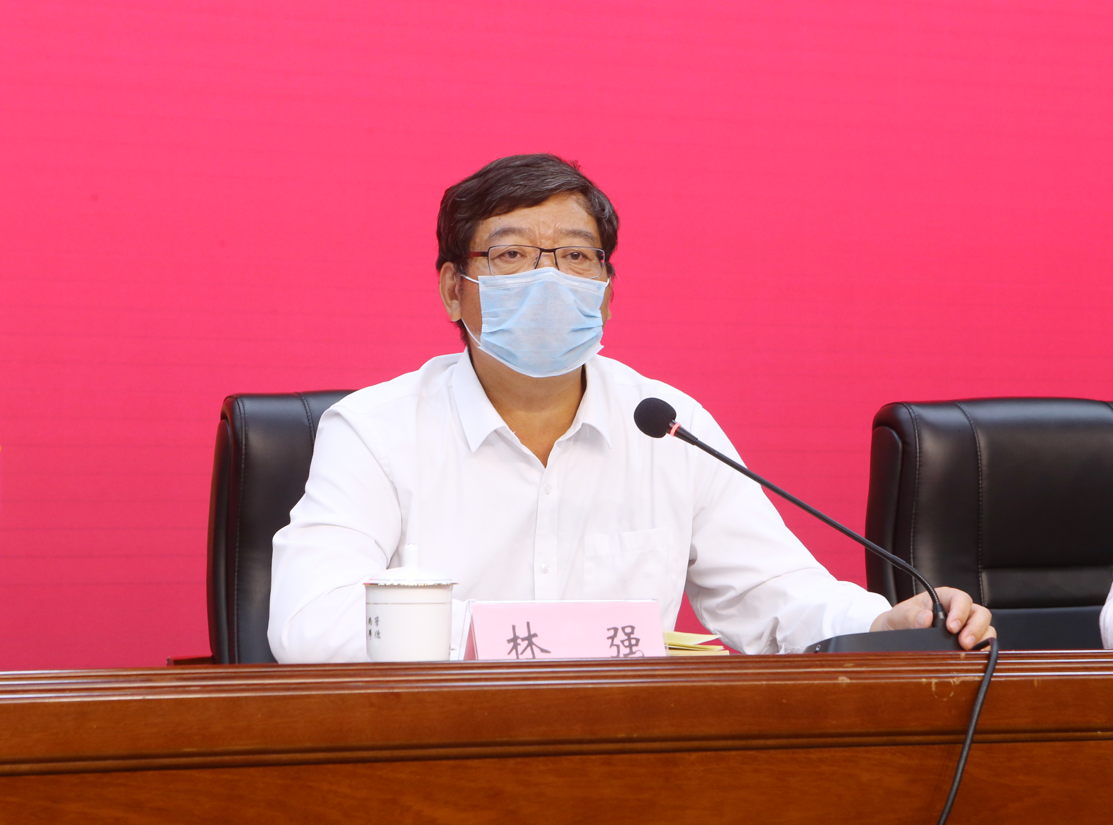 争当为海南自贸港建设作贡献的实干家——学校召开2020年党委工作部署会议