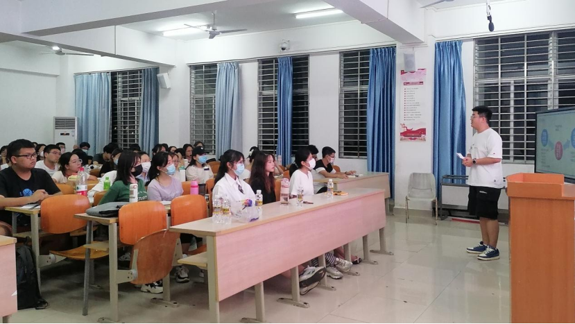 化学与化工学院举办2023年考研经验交流会