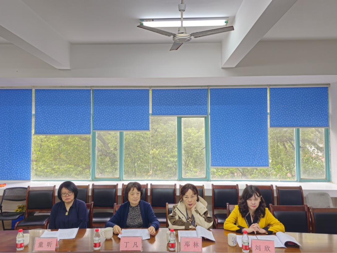 全国艺术专业学位教指委音乐教育核心课程指导组专家莅临我院指导研究生课程建设