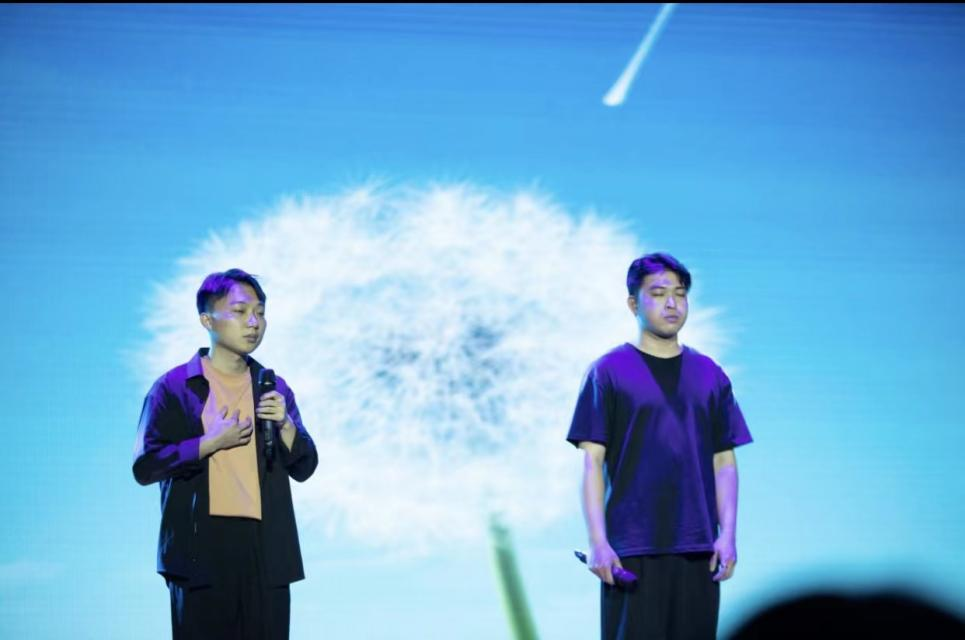 2018级音乐班举办“追梦青春 随心飞扬”毕业晚会