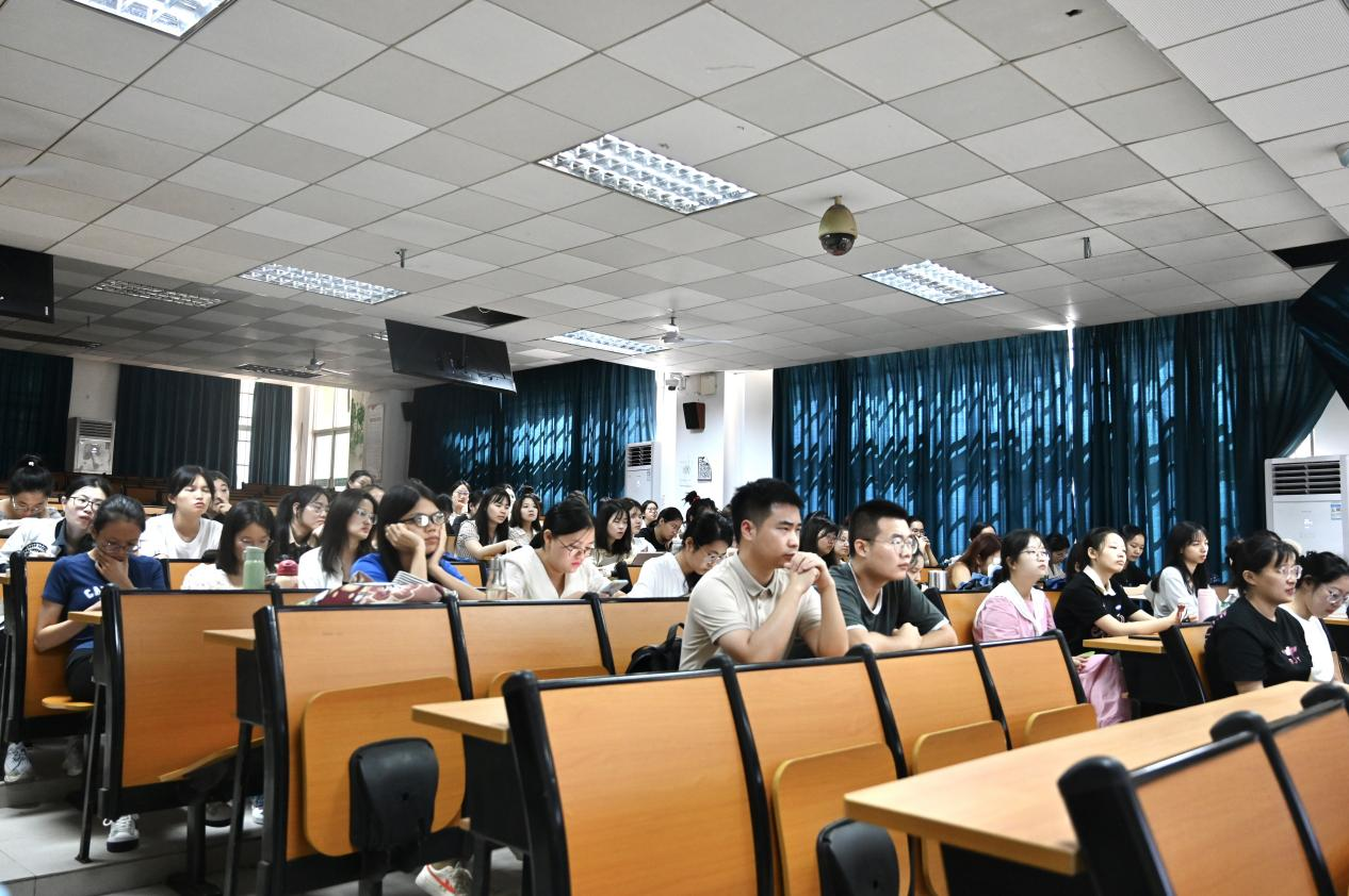 教育学院举办2023级研究生新生见面会暨入学教育大会