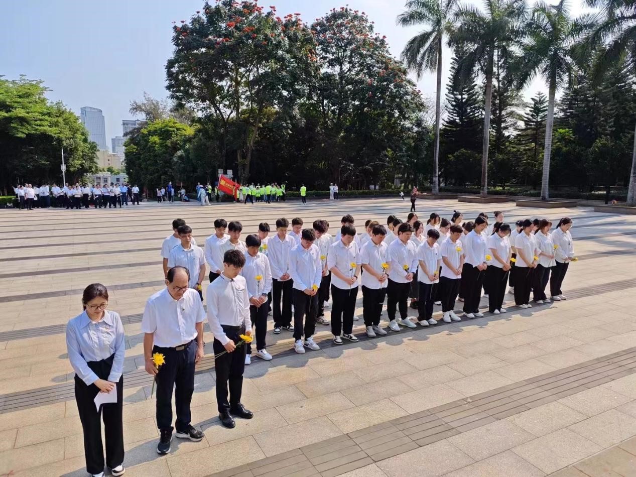 “缅怀革命先烈,弘扬爱国精神” ——我院学生党支部组织清明节主题党日活动