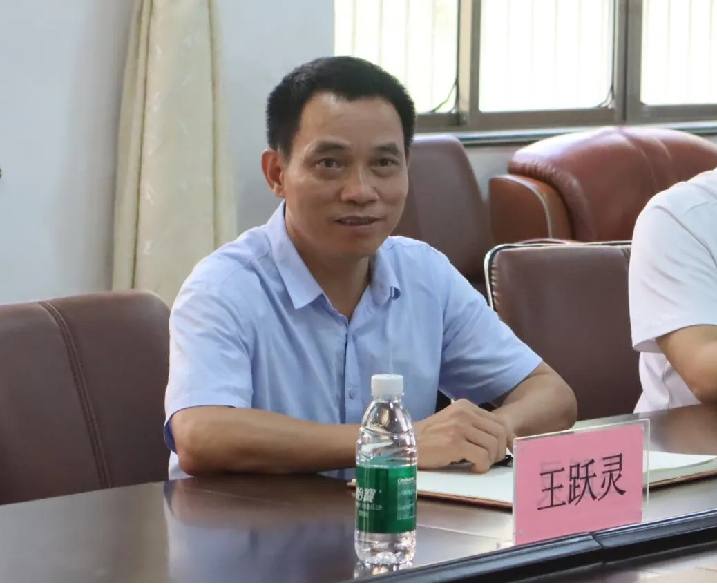 海南省国兴中学与我院师生举行实习生见面会