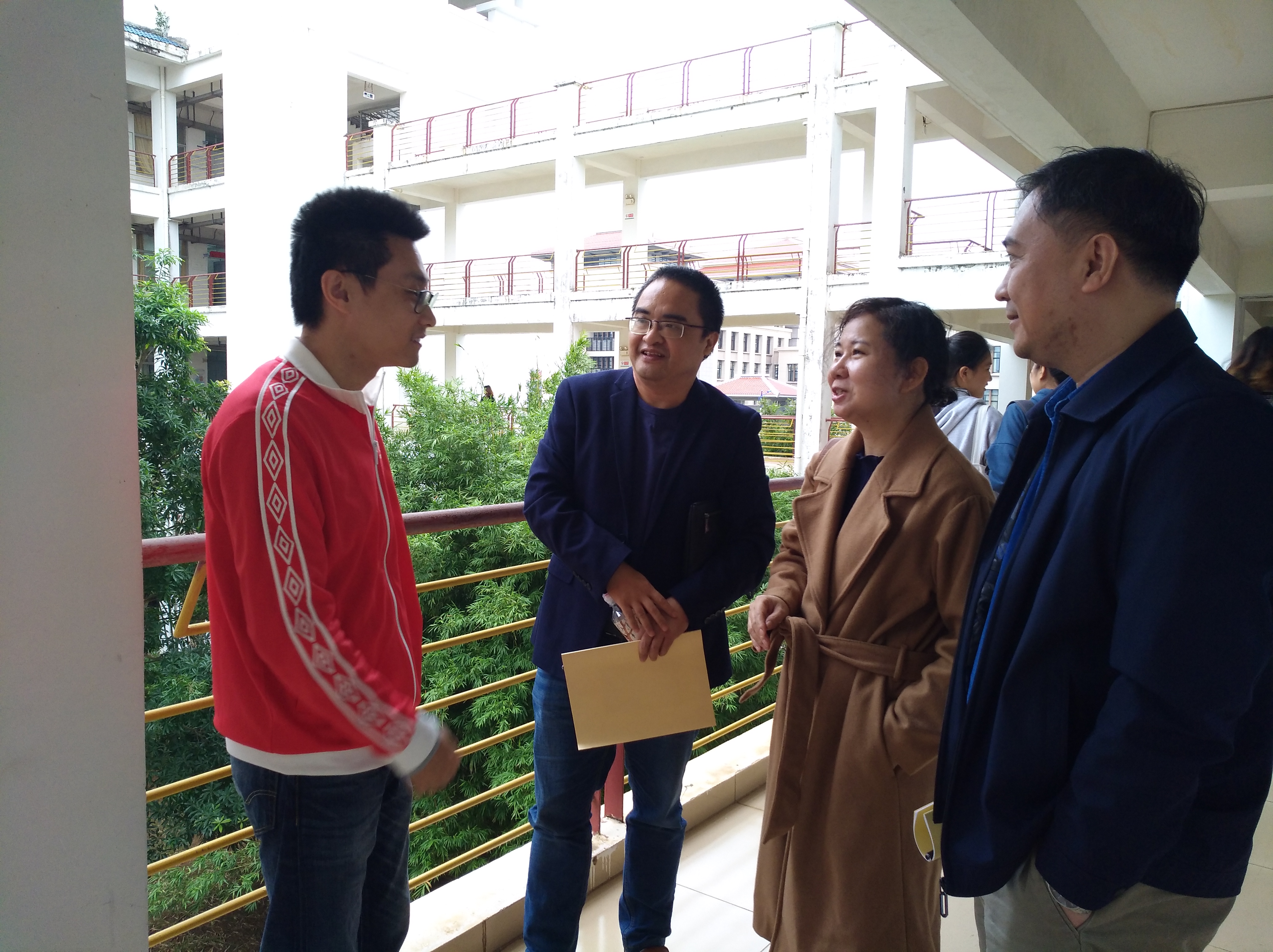 文学院开展听评课“教学质量提升周”活动