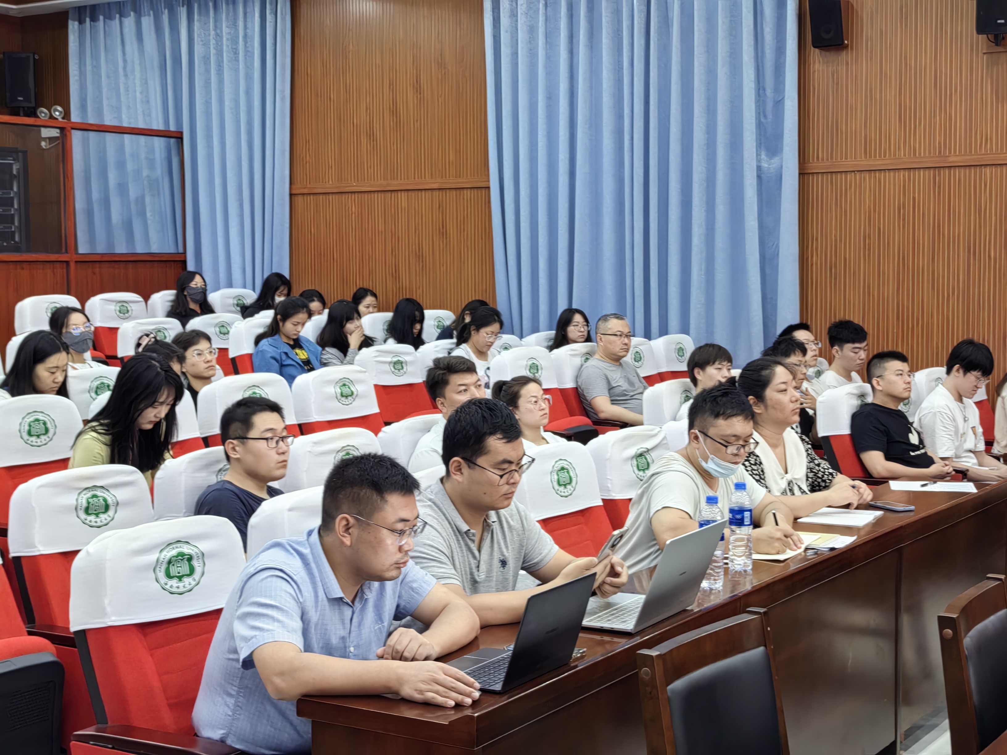 “革命党的革命问题”学术讲座顺利举办——海马论坛第五期