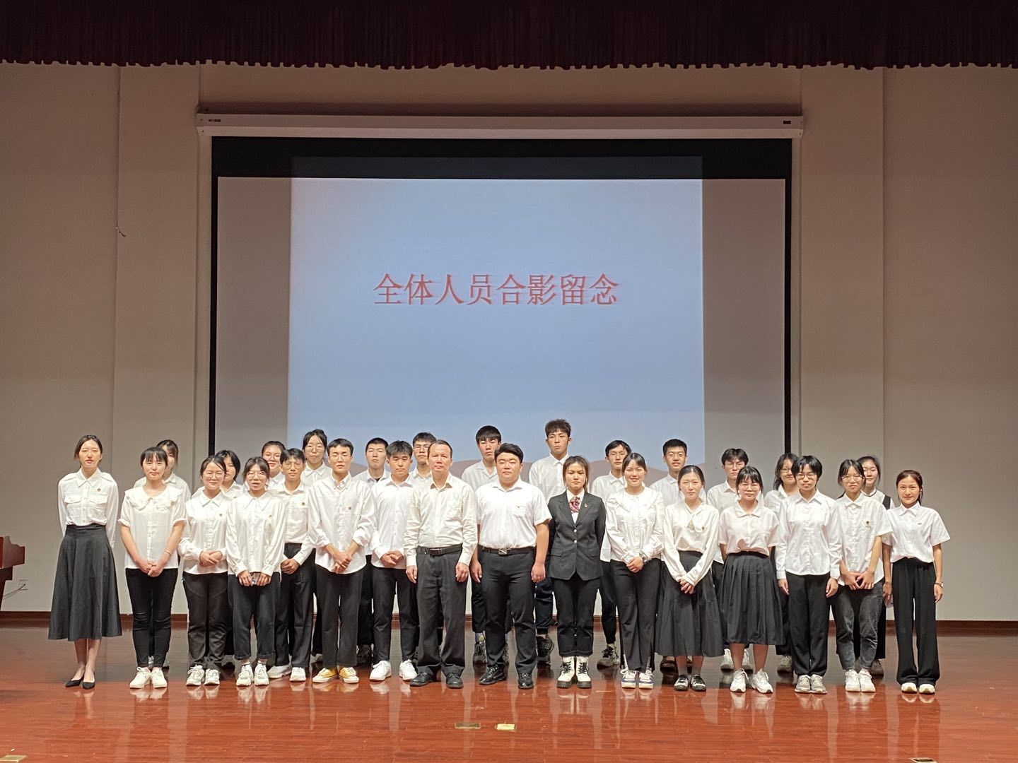 我院举办“品读人民领袖事迹、坚定‘两个维护’意识”第四届读书月活动暨读书心得分享