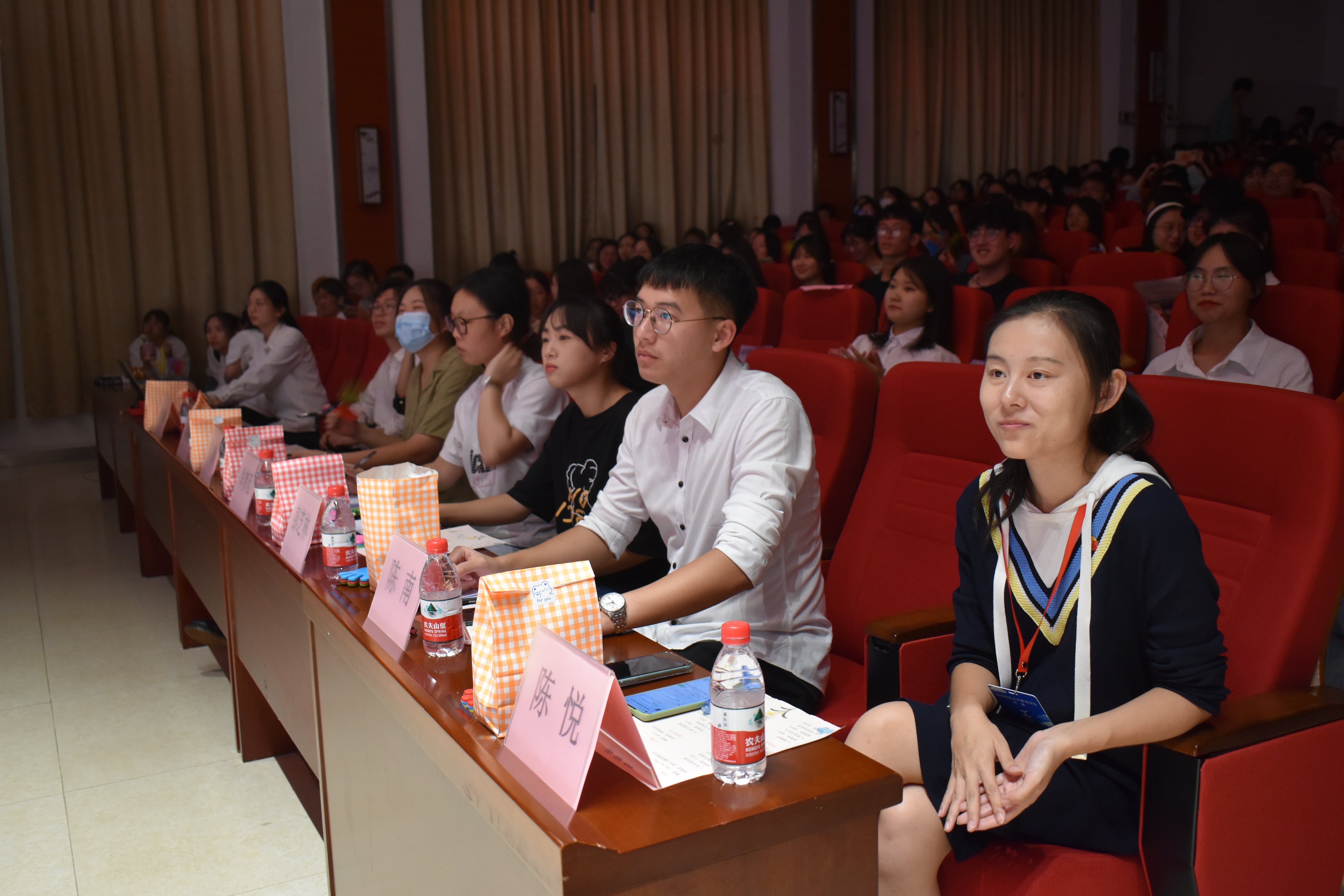 青年之声教育学院――“寓你携手，宿说青春”宿舍文化节