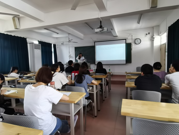 历史文化学院研究生举办“纪念中国共产党成立100周年”系列主题读书会