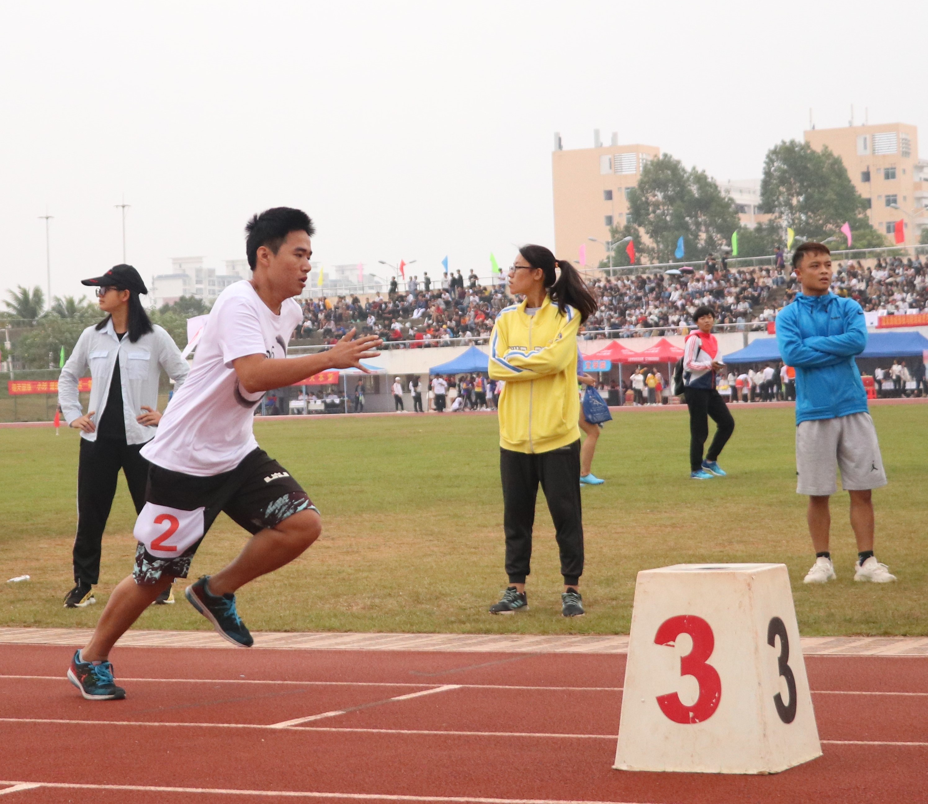 新闻传播与影视学院参加海南师范大学第三十五届运动会