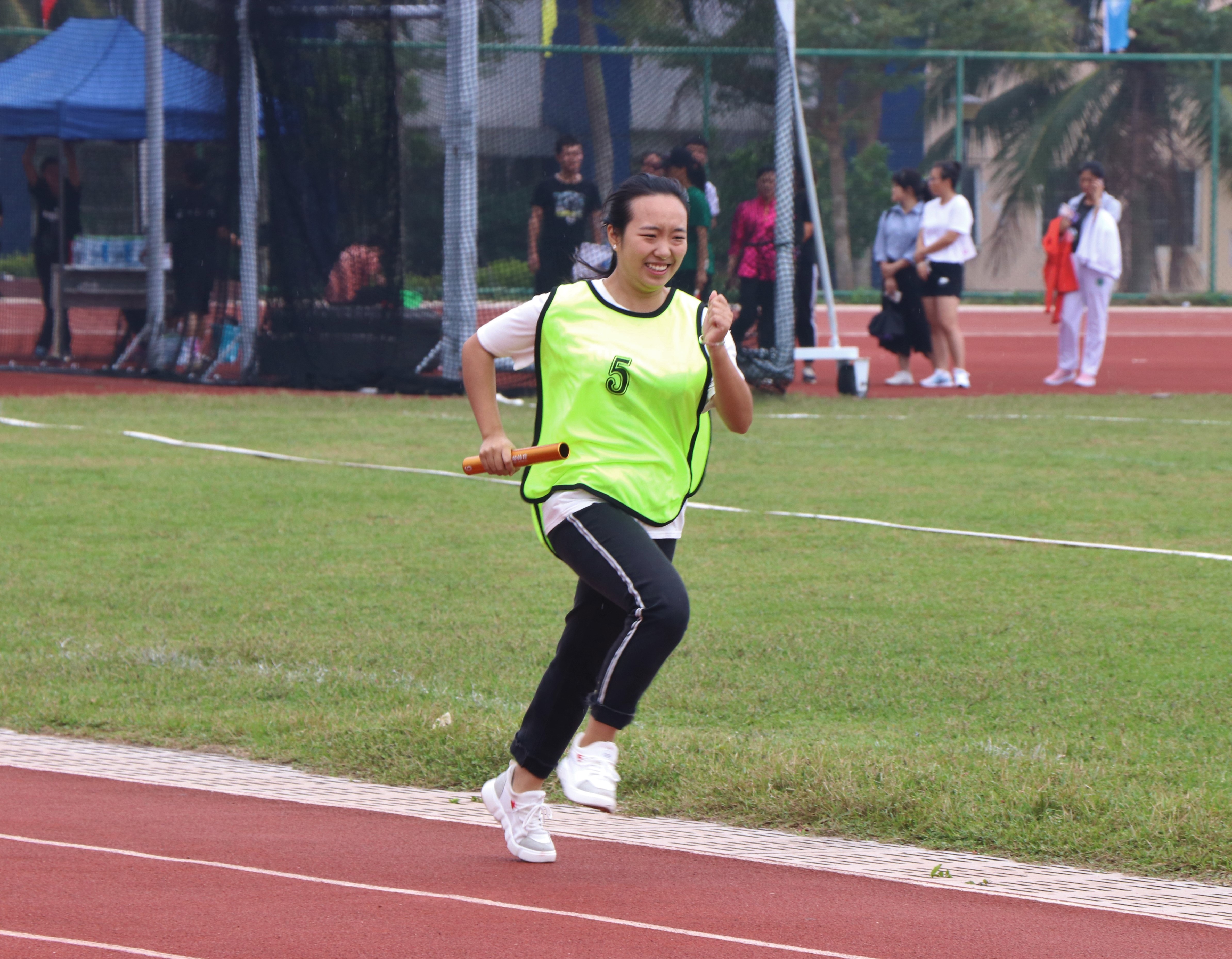 新闻传播与影视学院参加海南师范大学第三十五届运动会