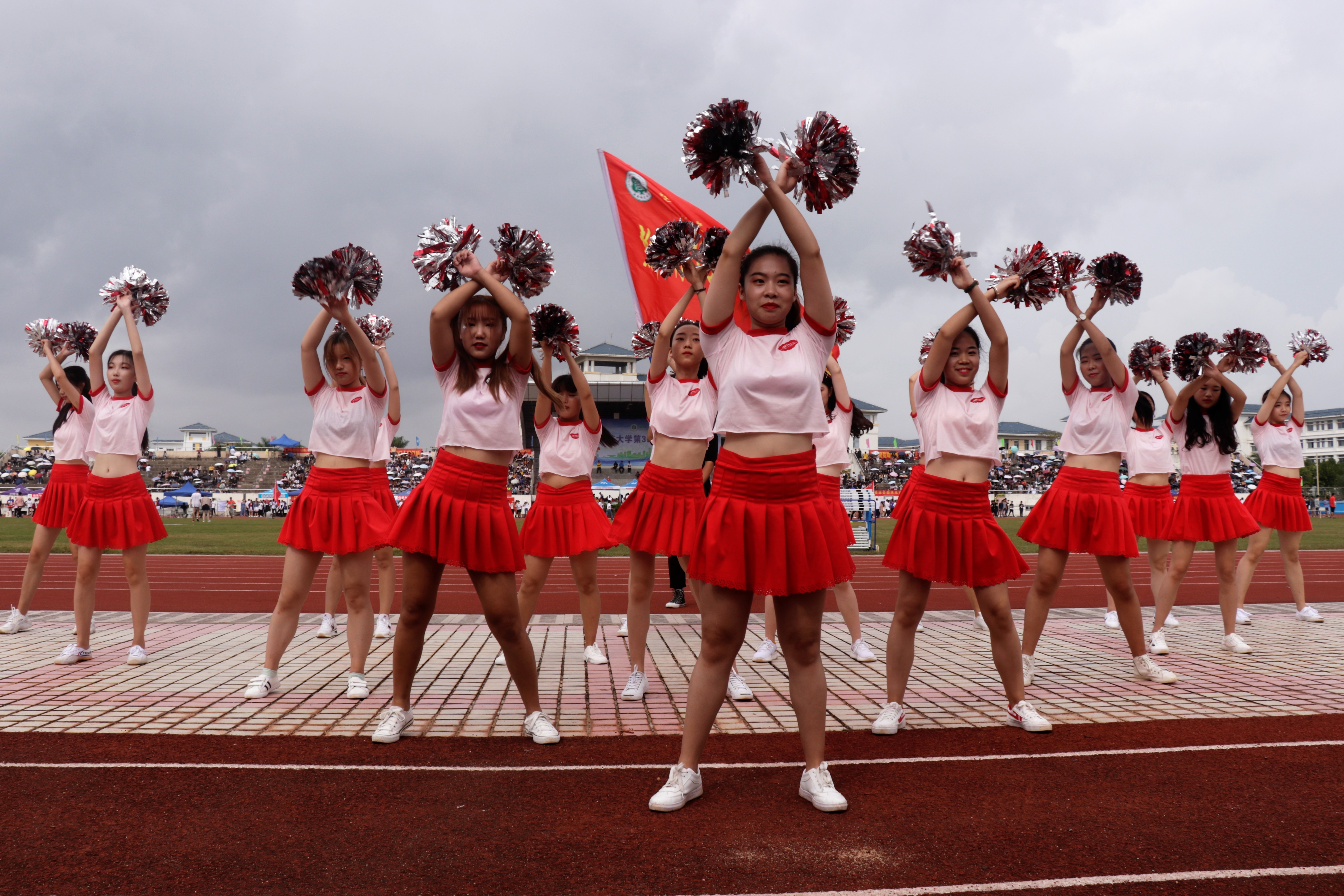 新闻传播与影视学院参加海南师范大学第三十五届运动会