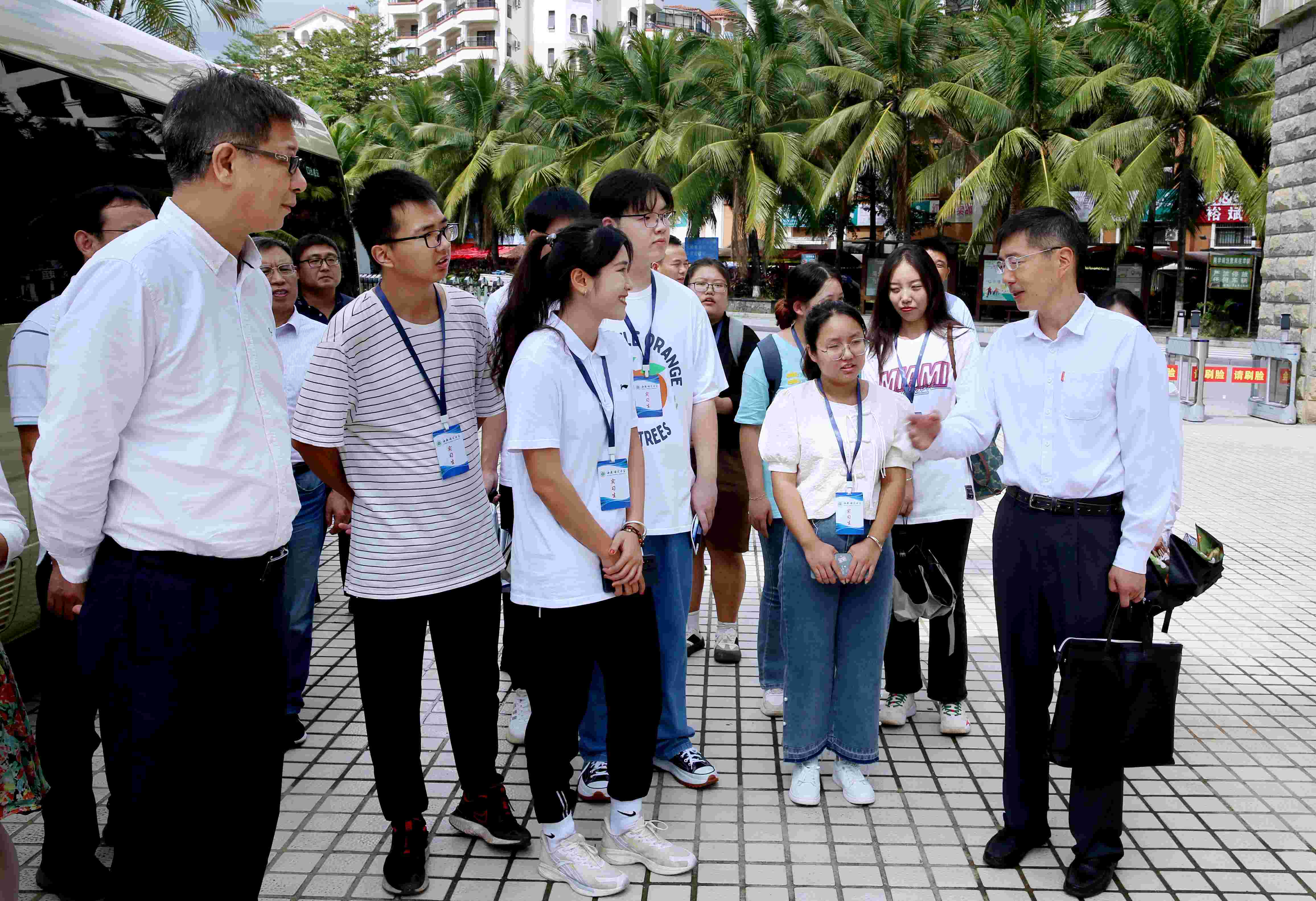 海南师范大学与五指山市签订战略合作协议