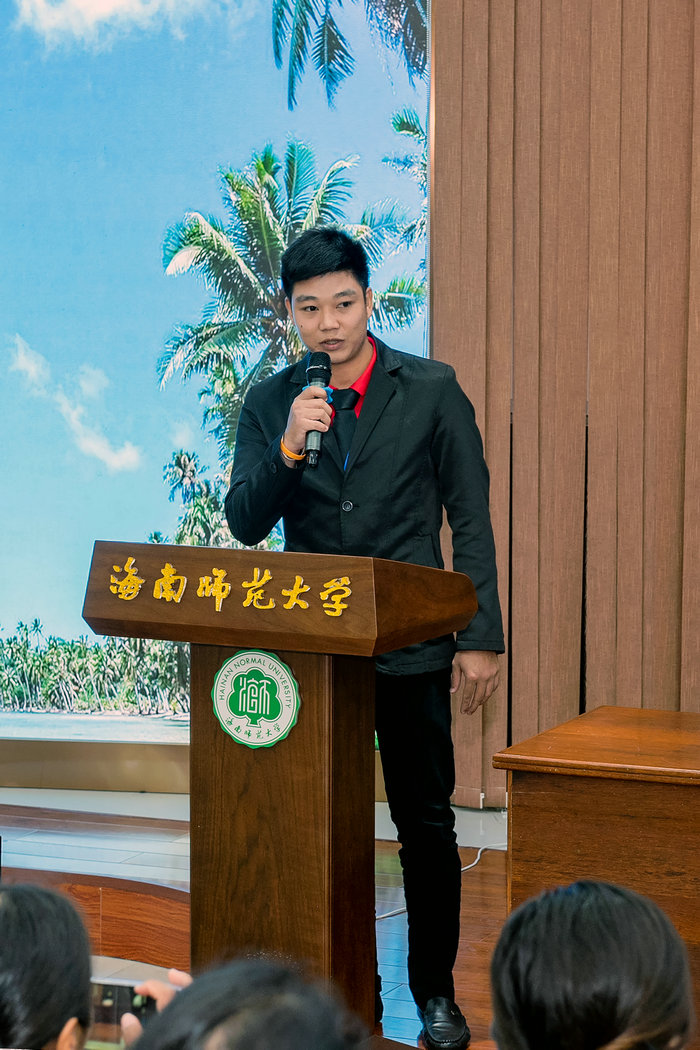 1572431766672197.jpg 学员代表韦小宝发言.jpg