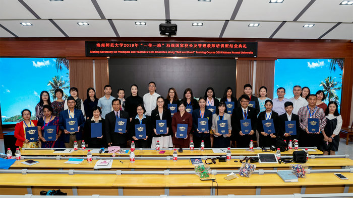 1572431832824811.jpg 集体合影1.jpg