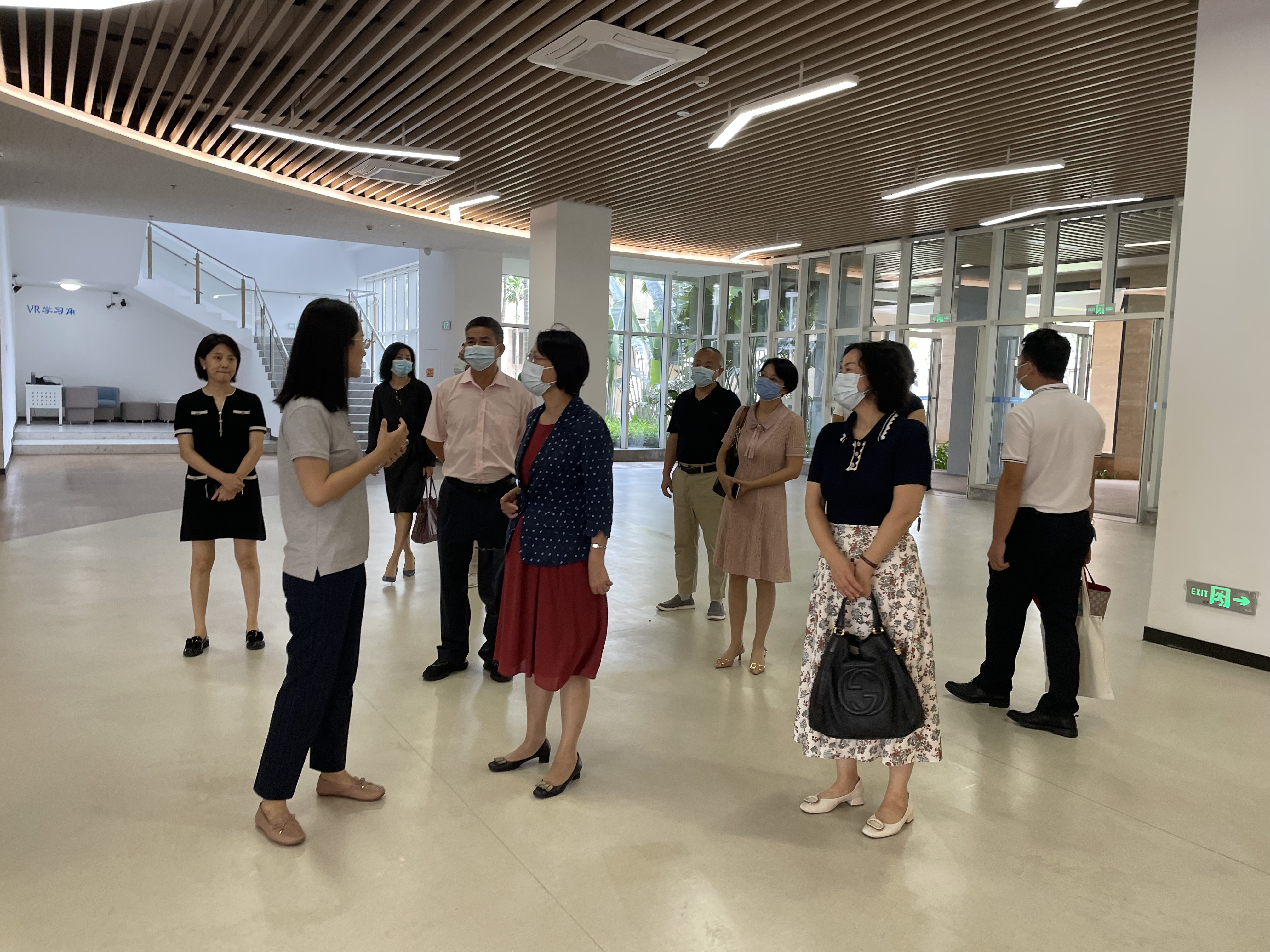 校党委副书记刁晓平一行到iSchool微城未来学校开展访企拓岗促就业专项活动