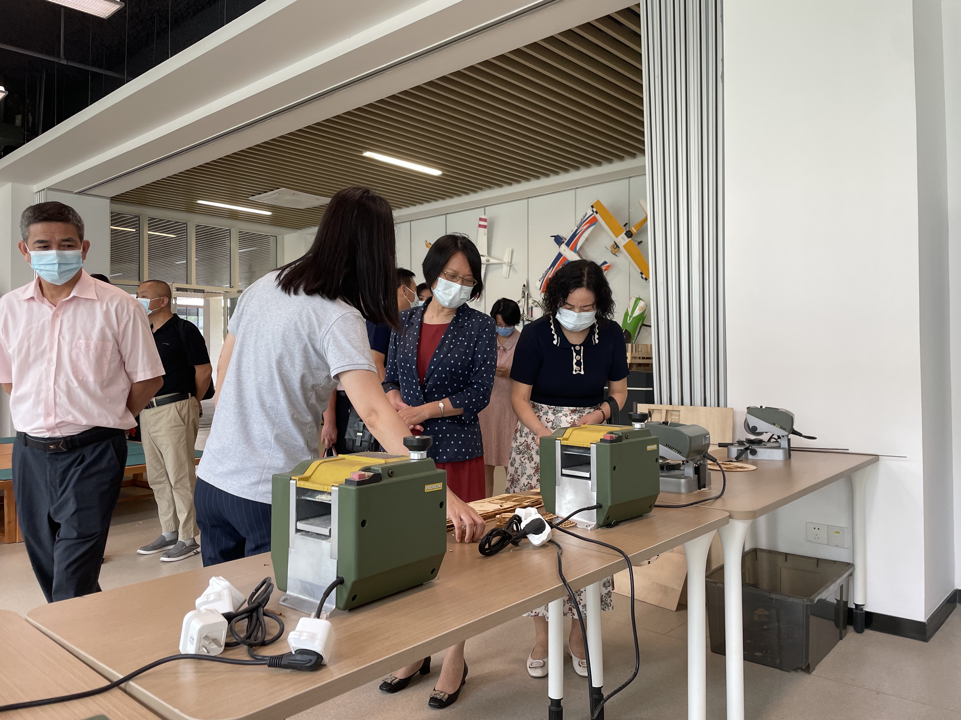 校党委副书记刁晓平一行到iSchool微城未来学校开展访企拓岗促就业专项活动