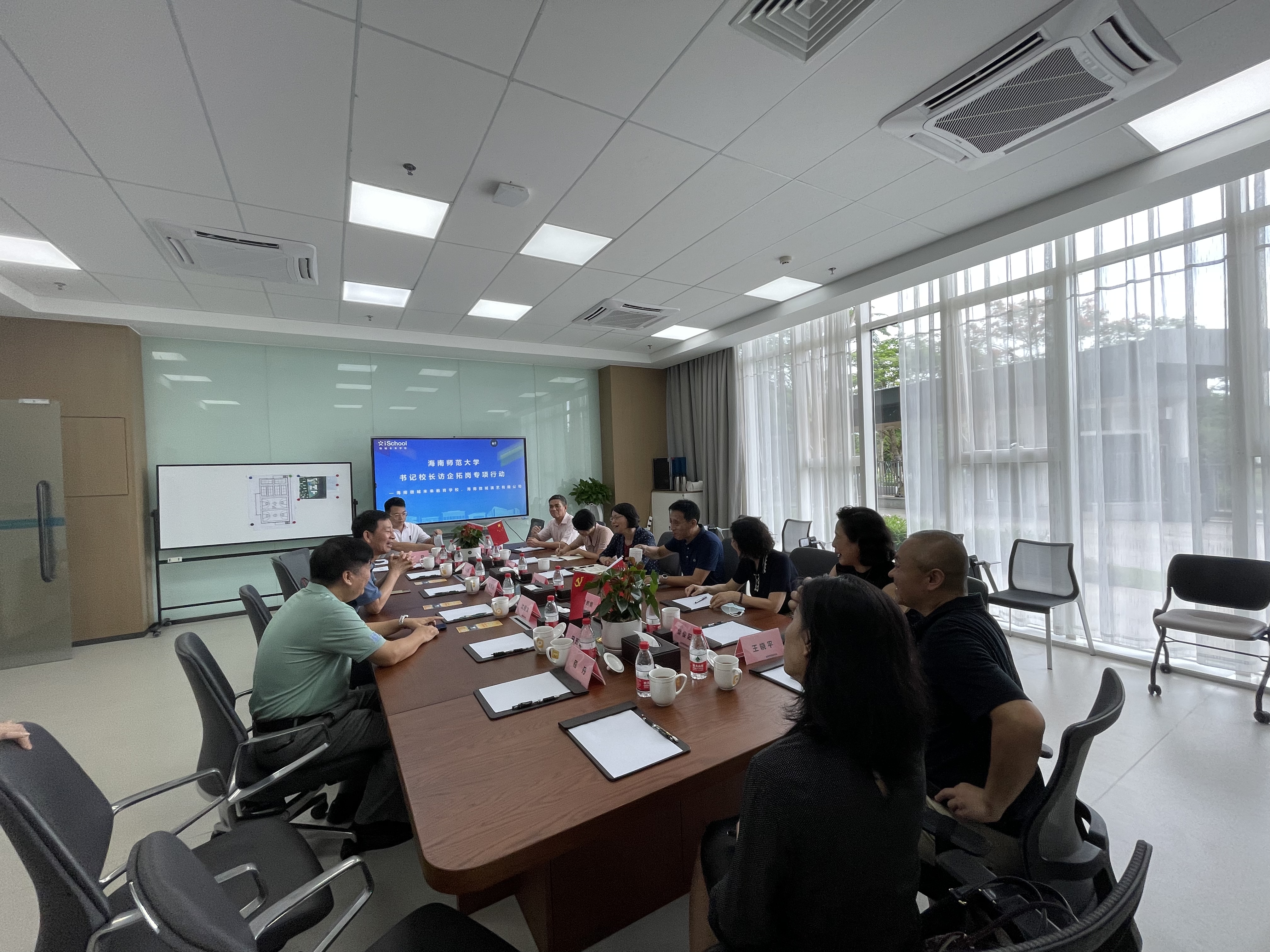 校党委副书记刁晓平一行到iSchool微城未来学校开展访企拓岗促就业专项活动