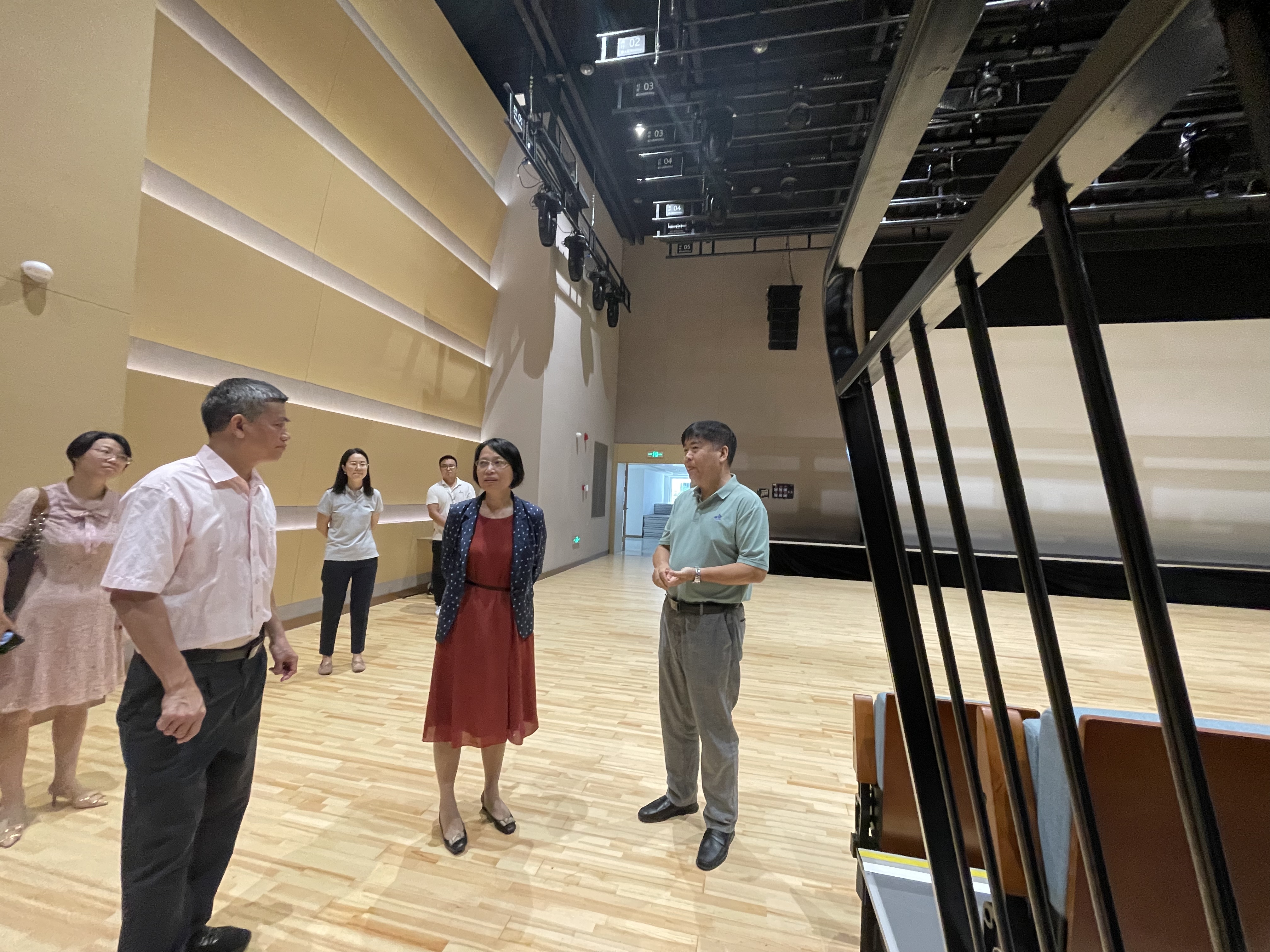 校党委副书记刁晓平一行到iSchool微城未来学校开展访企拓岗促就业专项活动