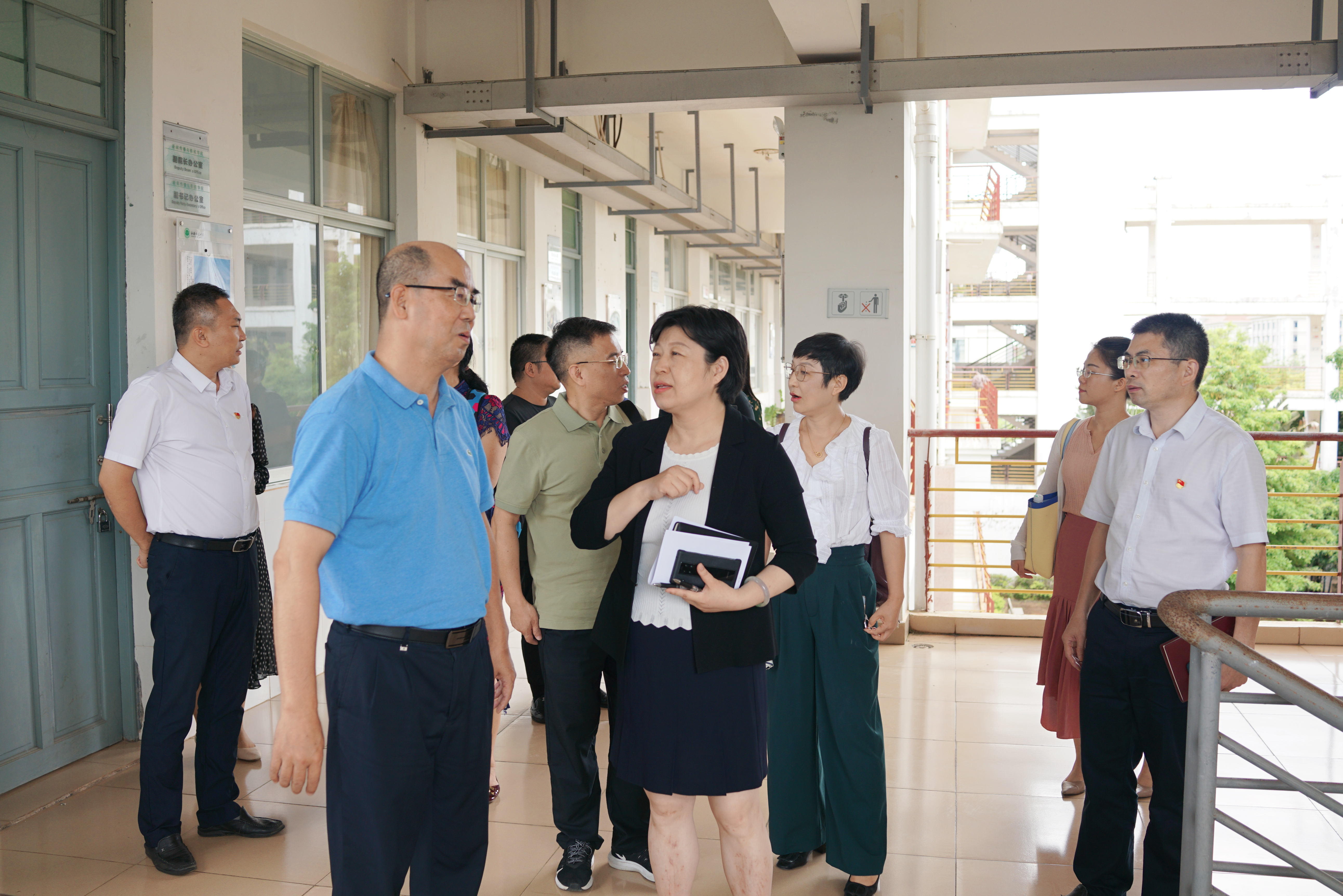 许玫到新闻传播与影视学院调研